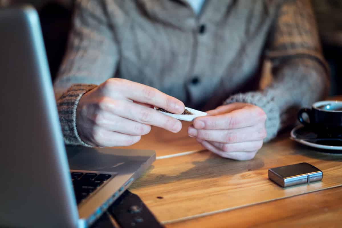 The Top 10 Rolling Papers You Need to Try